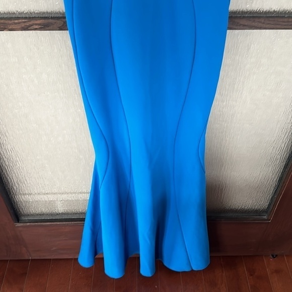Chiara Boni
La Petite Robe di
Cobalt Maeli Gown 40P US size 4-6 petite - Picture 15 of 16